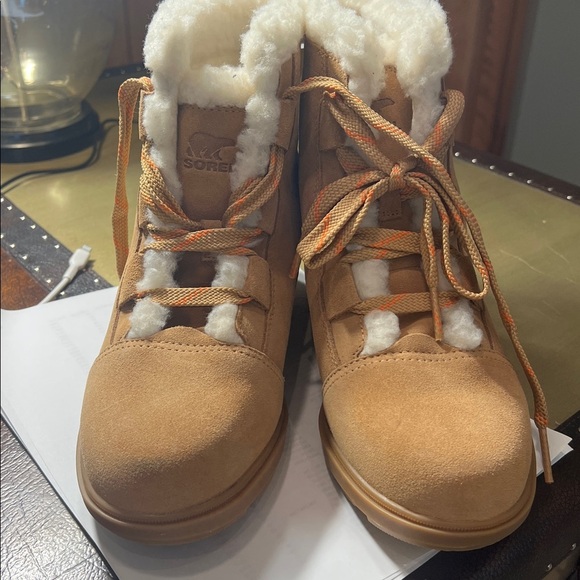 NWOT Sorel Evie II Cozy bootie, tan with off white Sherpa. Wedge, women’s 10 - Picture 7 of 7